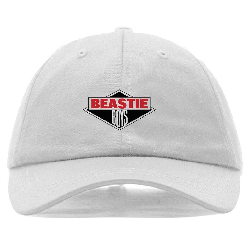White BB Shield Hat von Beastie Boys - Dad Hat jetzt im Bravado Store