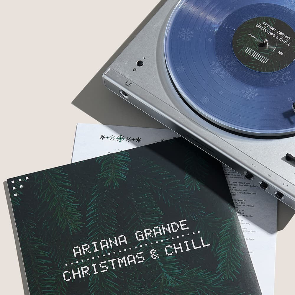 Ariana Grande christmas & chill 10th anniversary edition lp (clear w/ snowflake etching) lp (clear w/ snowflake etching) 430972