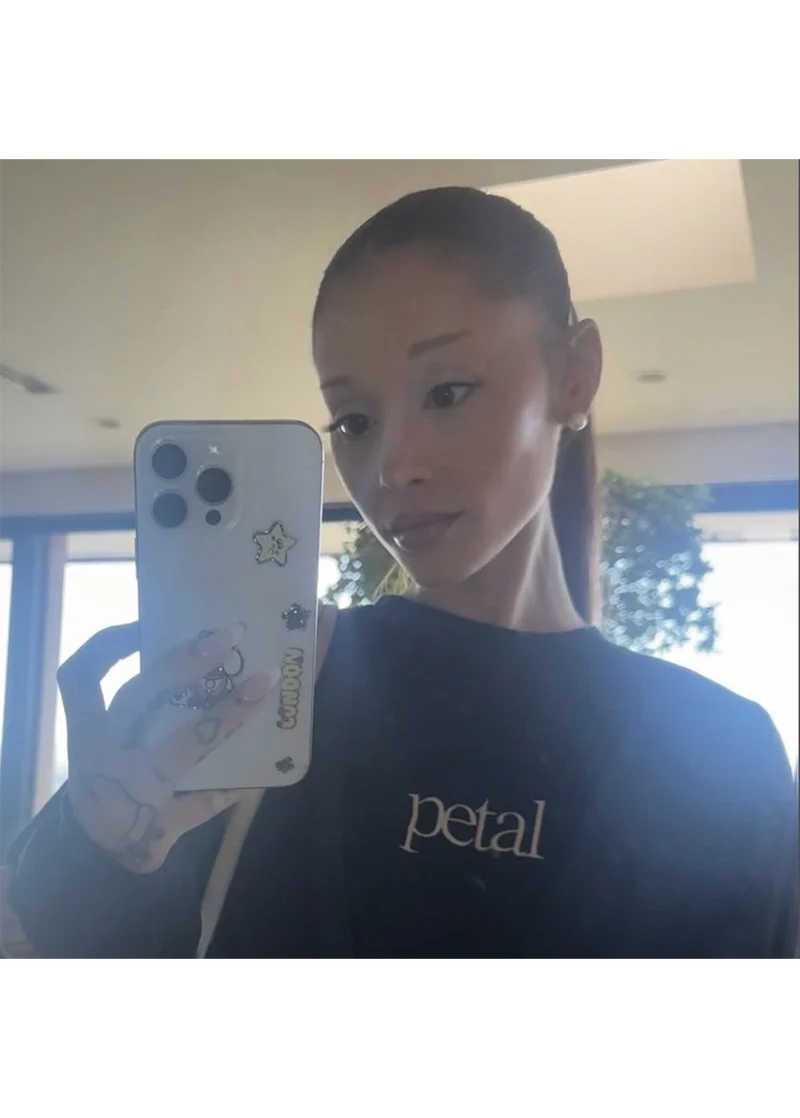 Ariana Grande petal crewneck Sweater 451284