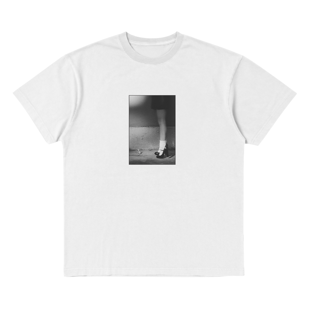 Ariana Grande petal in the pavement t-shirt (white) T-Shirt 456133