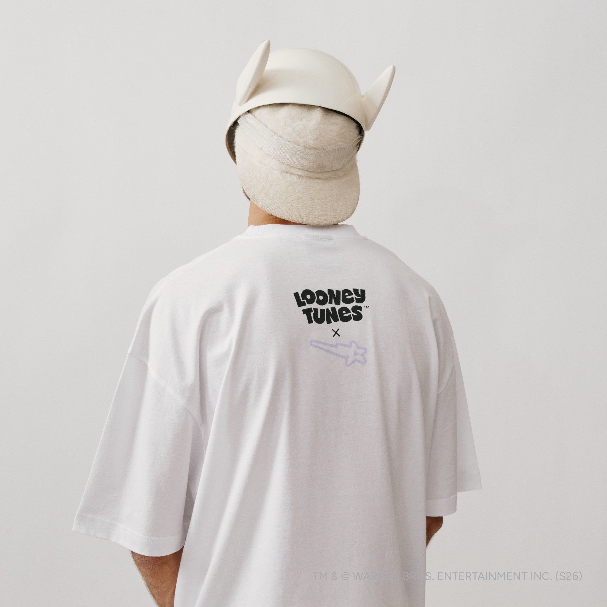 Looney Tunes & Cro Wile E. Coyote Running Shirts 440009